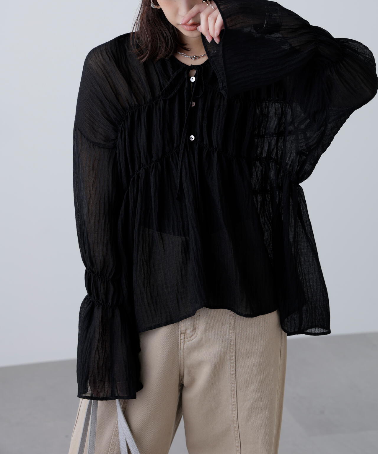 シャーリングドロストチュニックブラウス