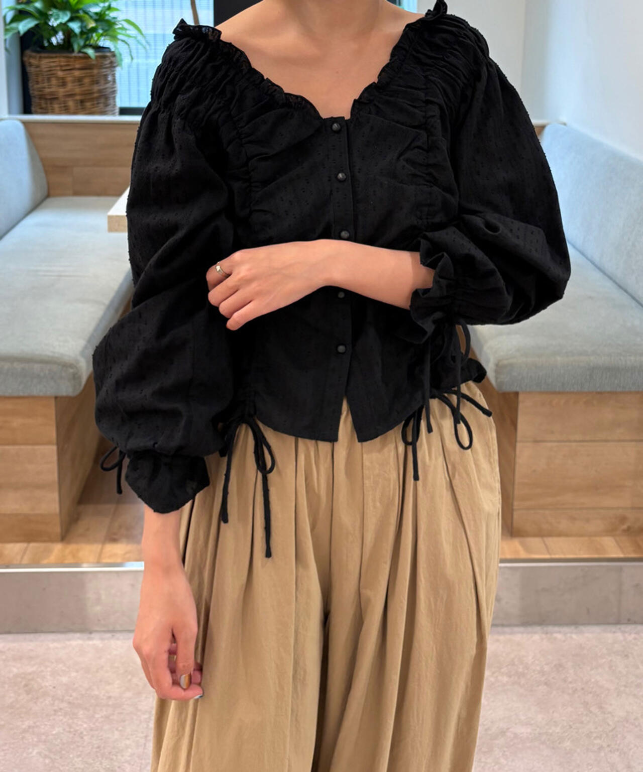 ドロストリボン長袖ブラウス