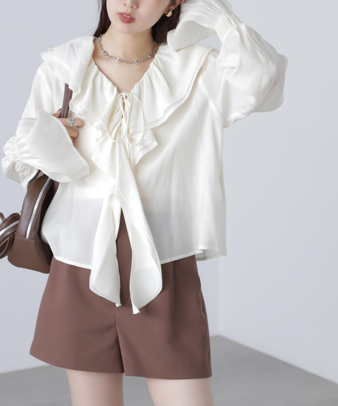 ダブルラッフルフリルブラウス