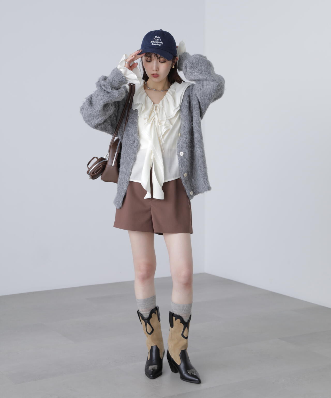 ダブルラッフルフリルブラウス