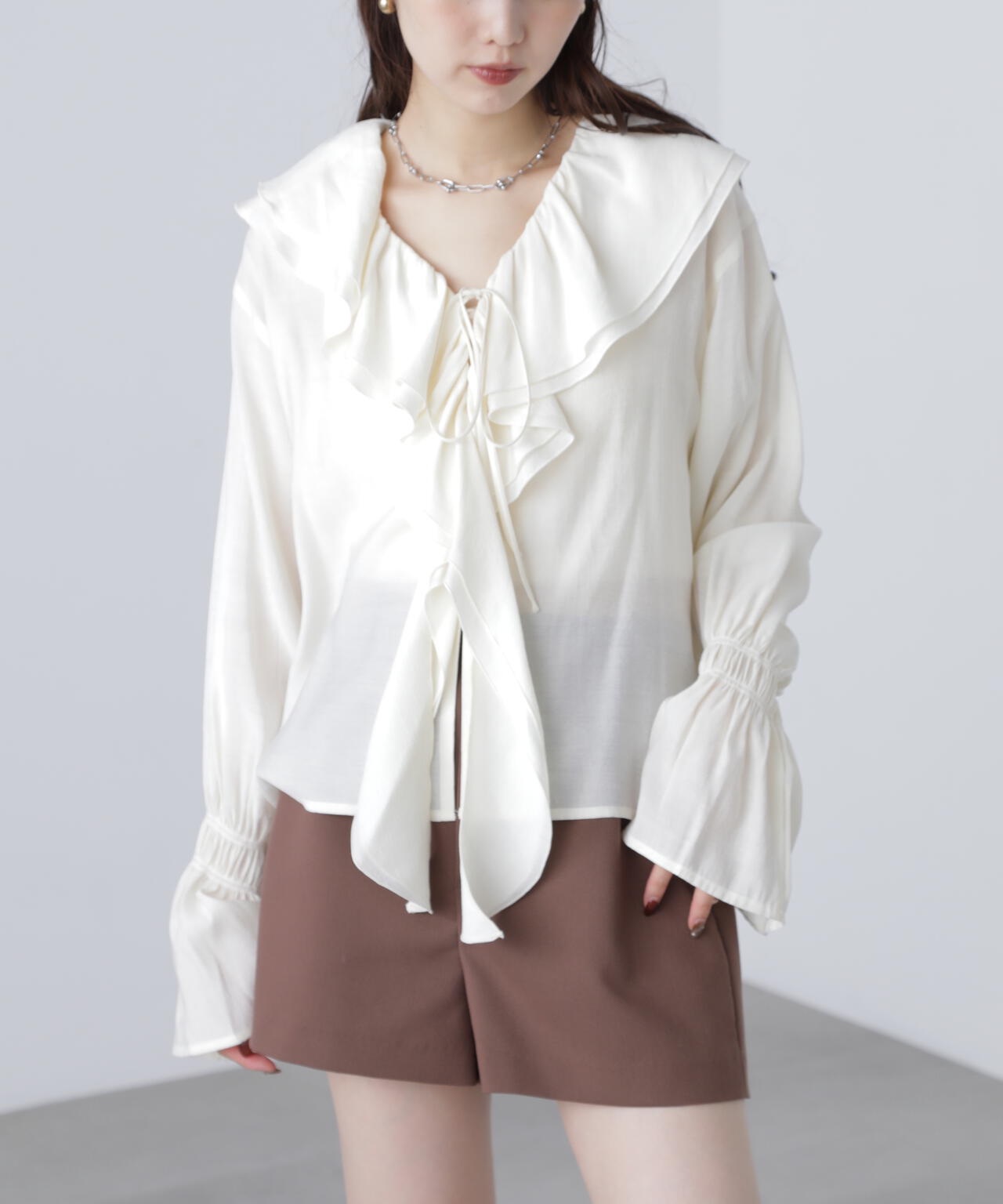 ダブルラッフルフリルブラウス