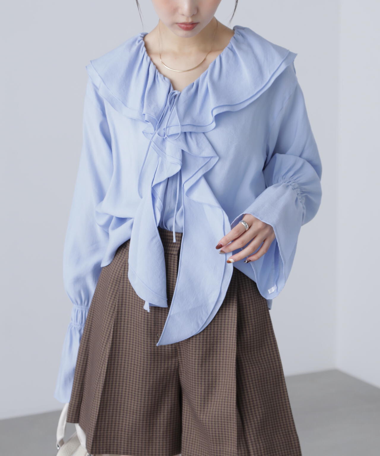 ダブルラッフルフリルブラウス