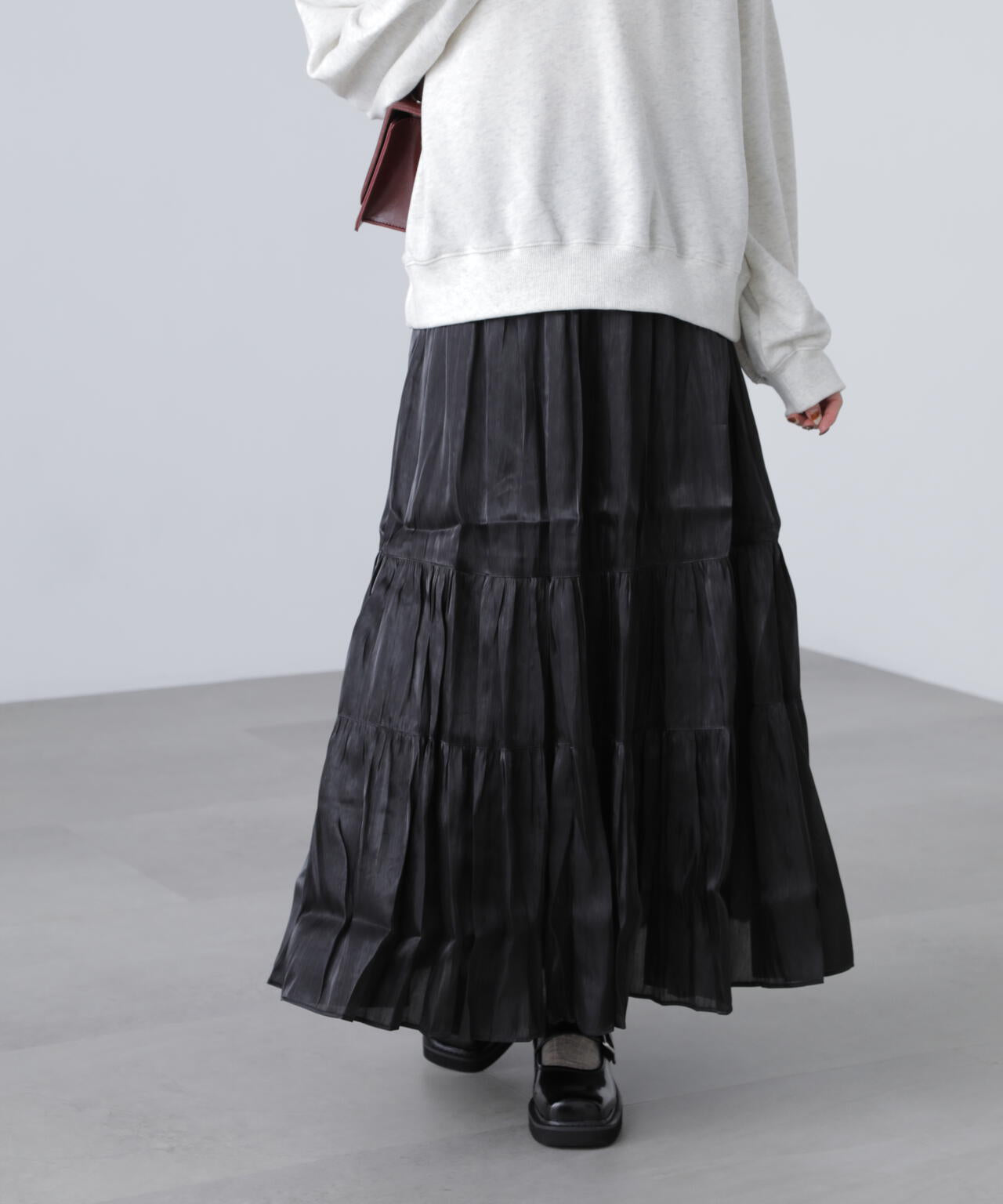 シャイニーティアードスカート