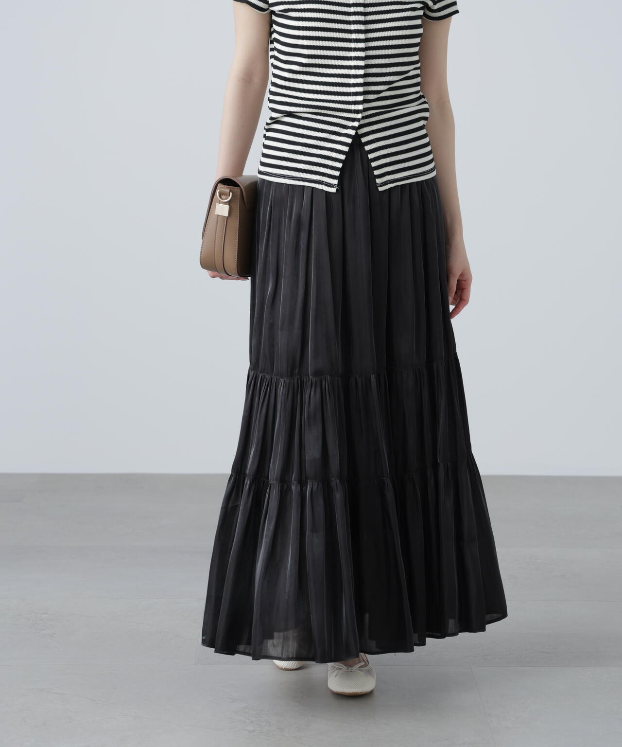 シャイニーティアードスカート