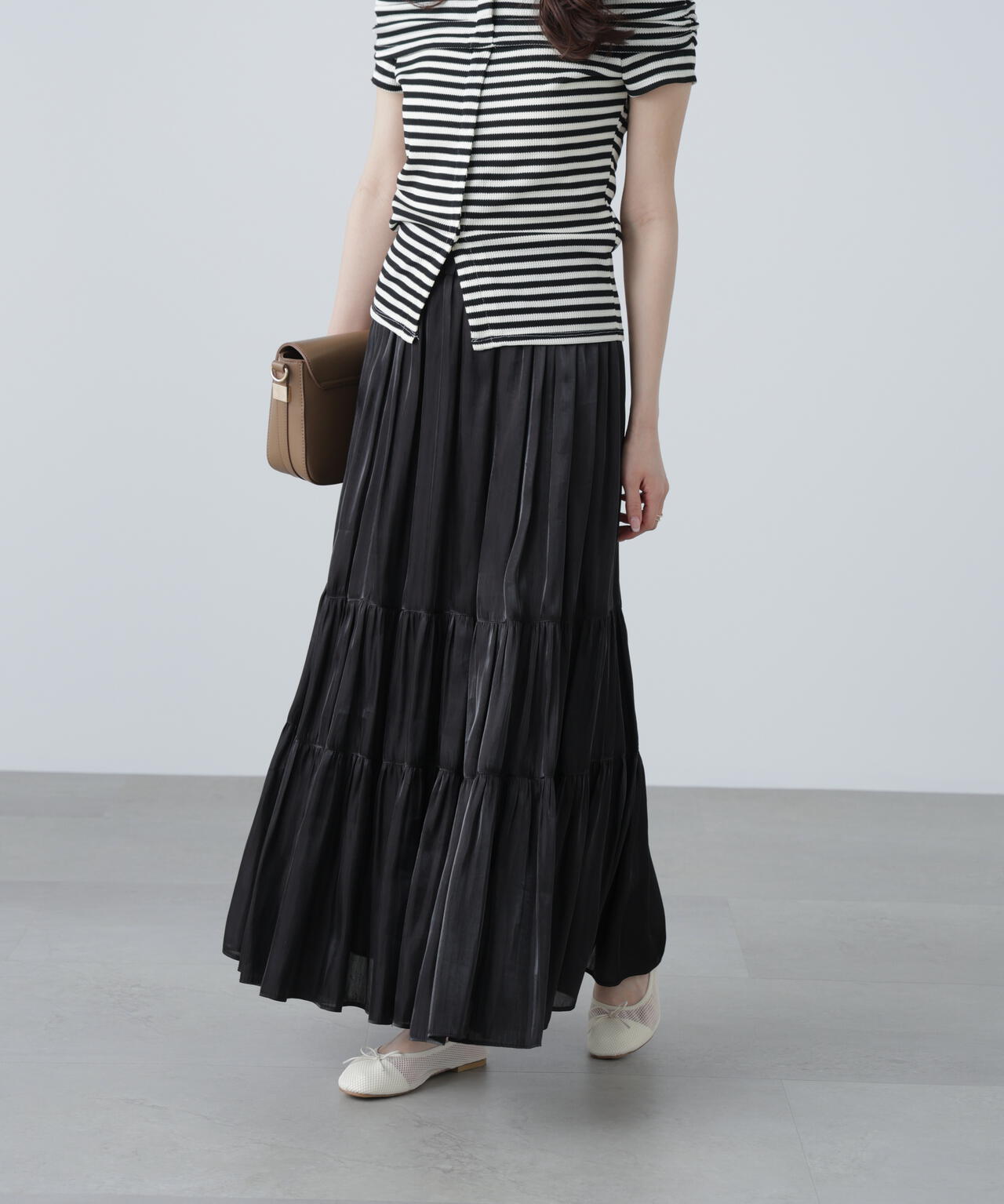 シャイニーティアードスカート