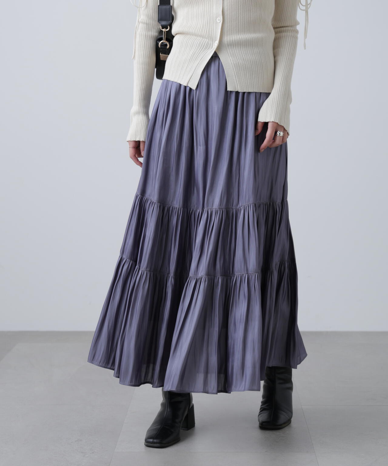 シャイニーティアードスカート