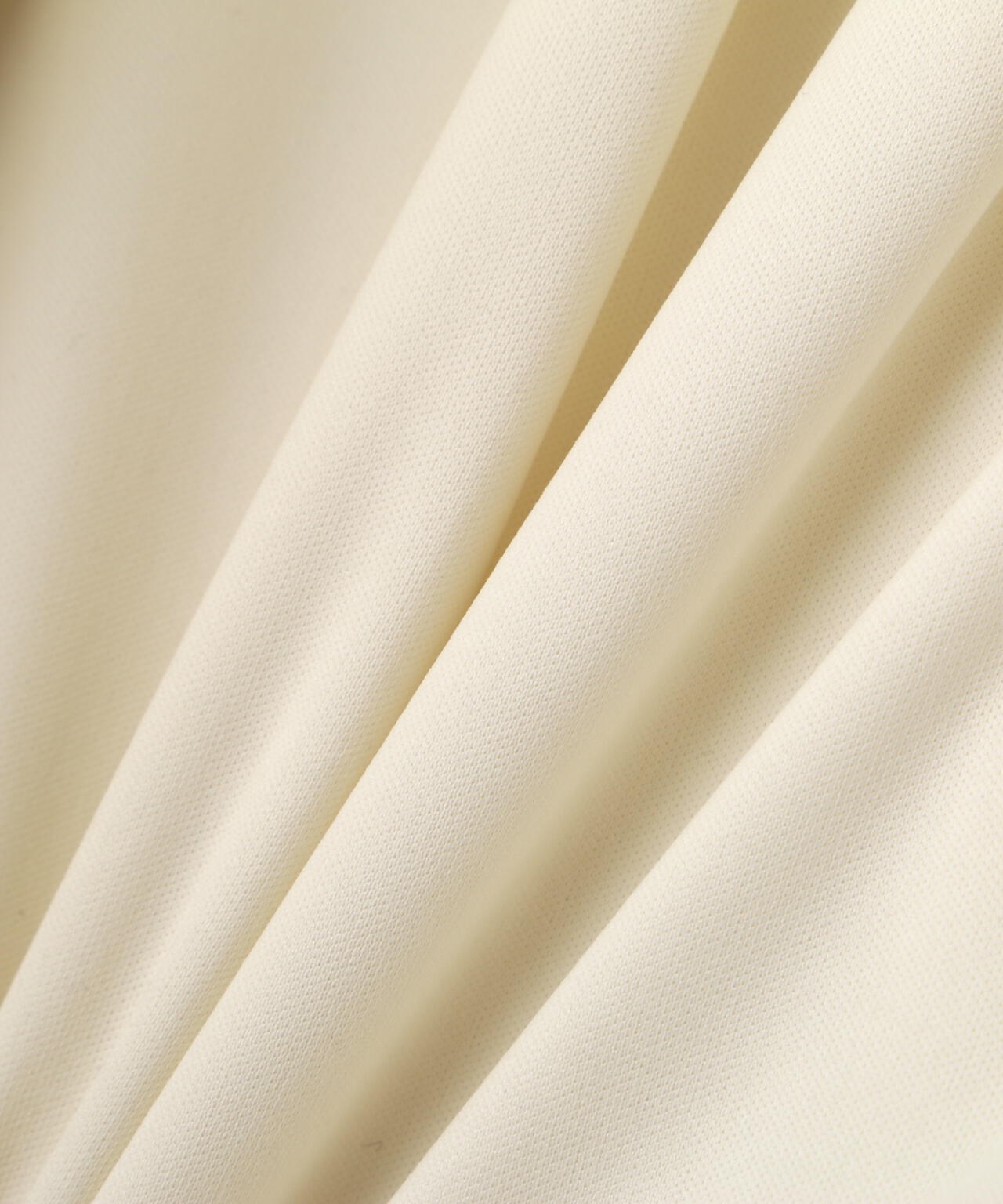 サテンナローロングスカート