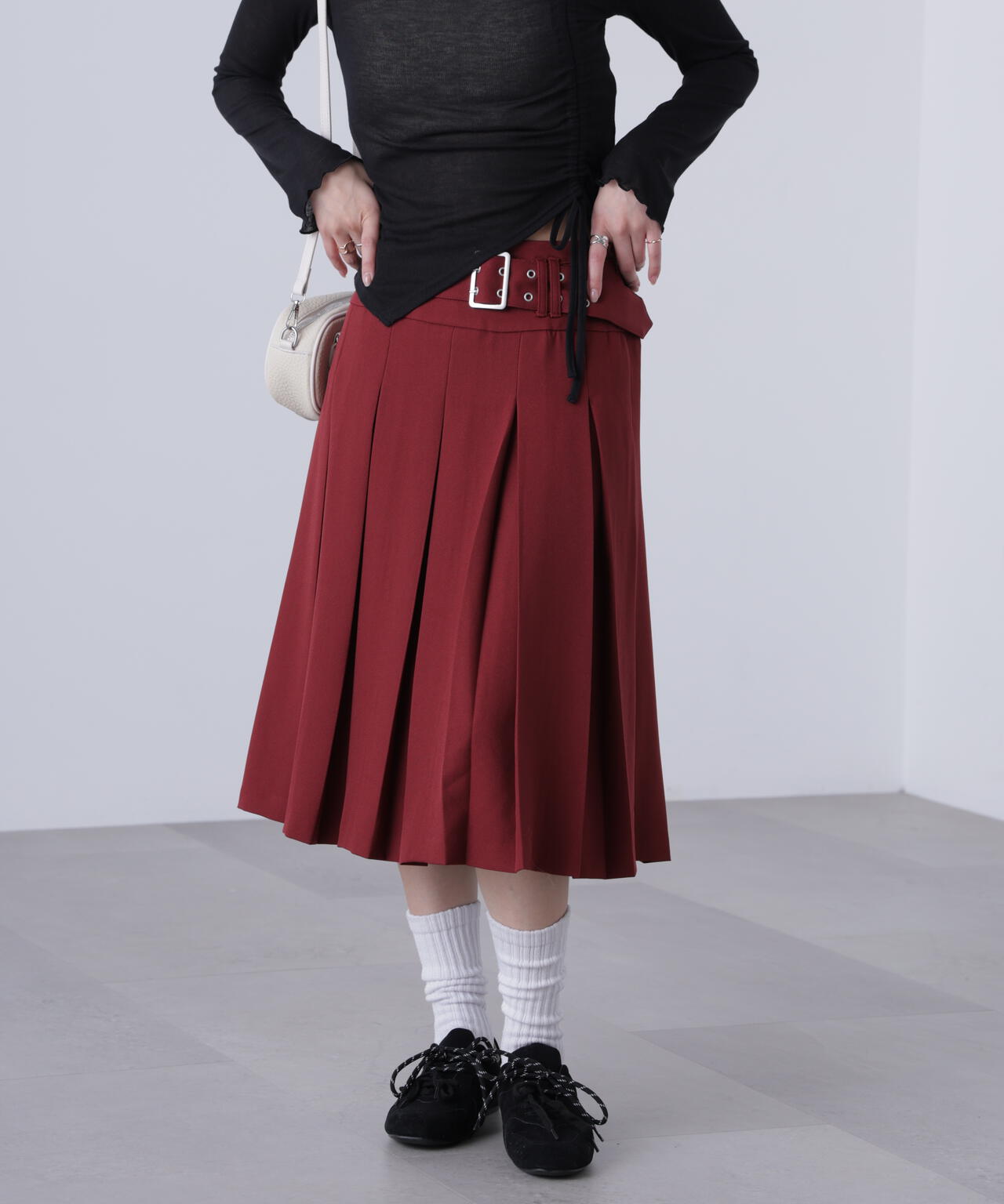 タックプリーツミディスカート