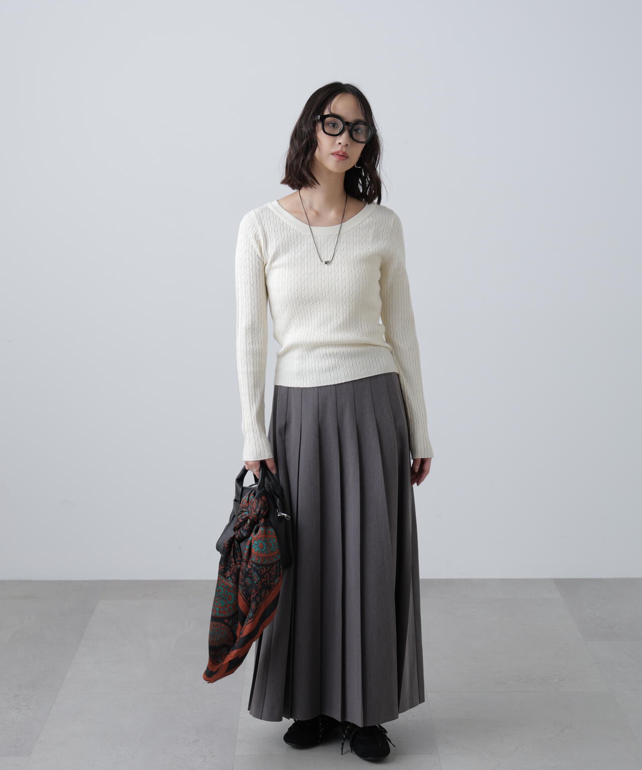 プリーツロングスカート