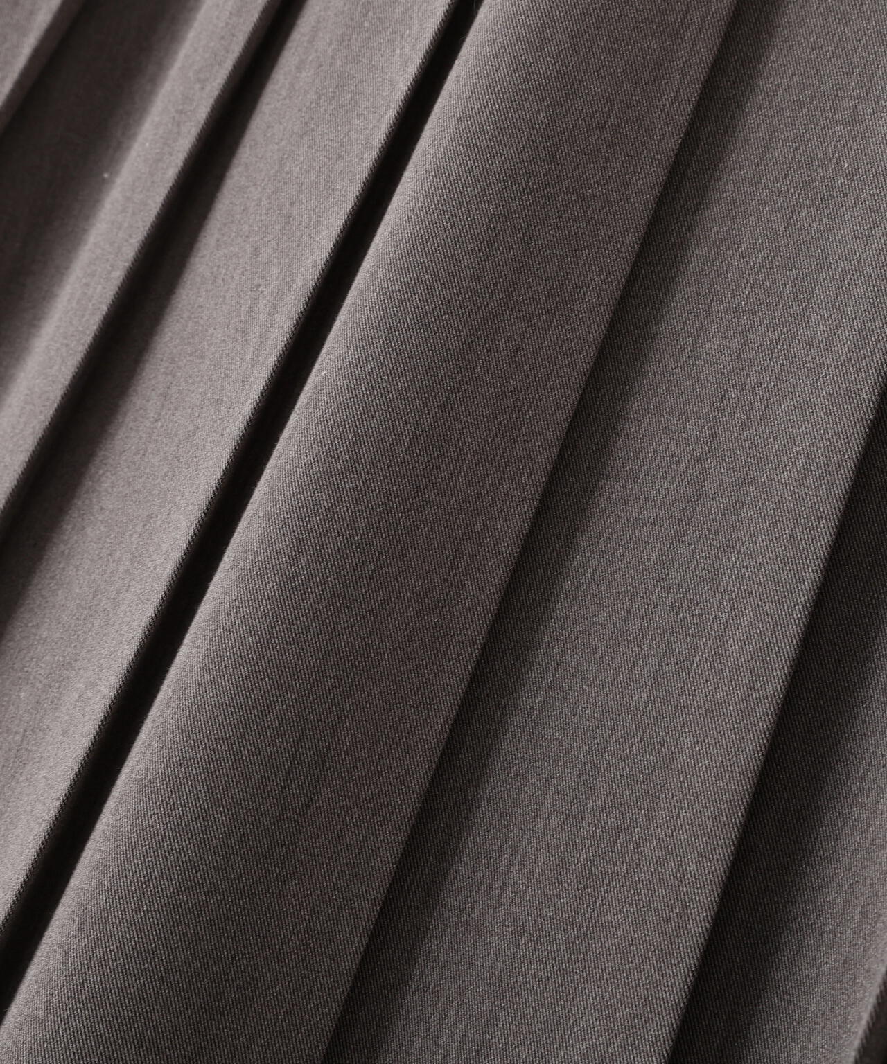 プリーツロングスカート