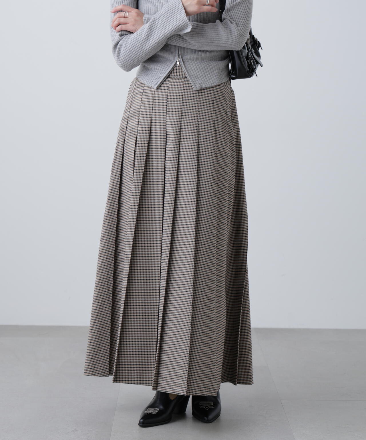 プリーツロングスカート