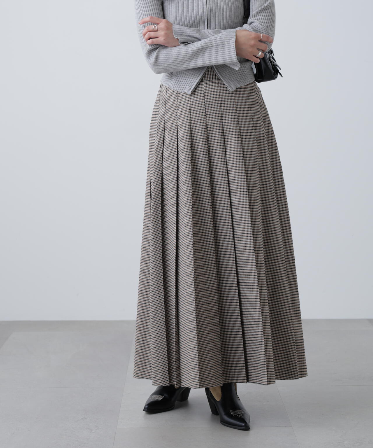 プリーツロングスカート