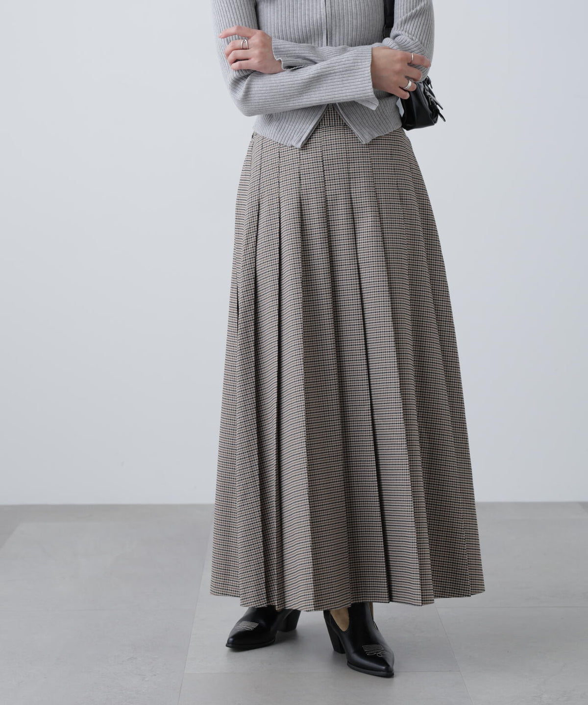プリーツロングスカート
