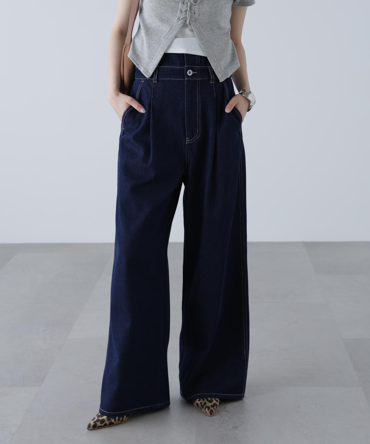 折り返しハイウエストデニムパンツ