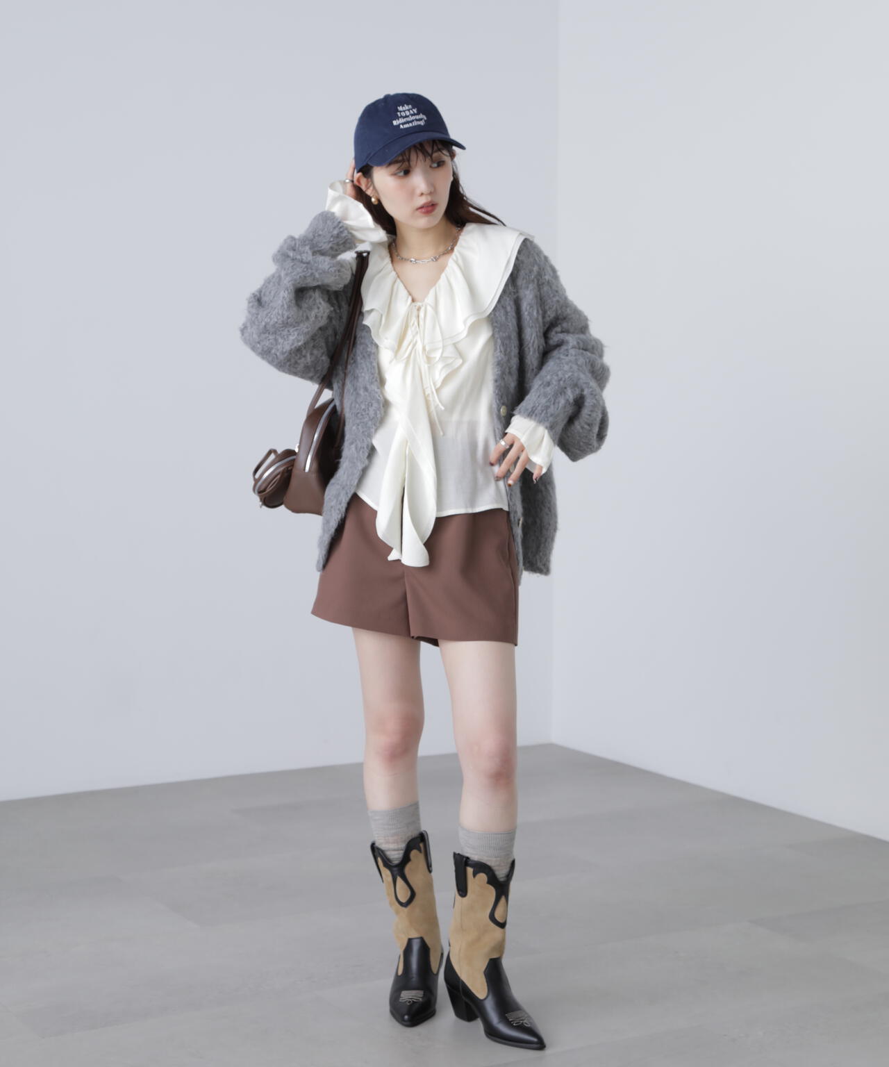 ハイウエストショートパンツ