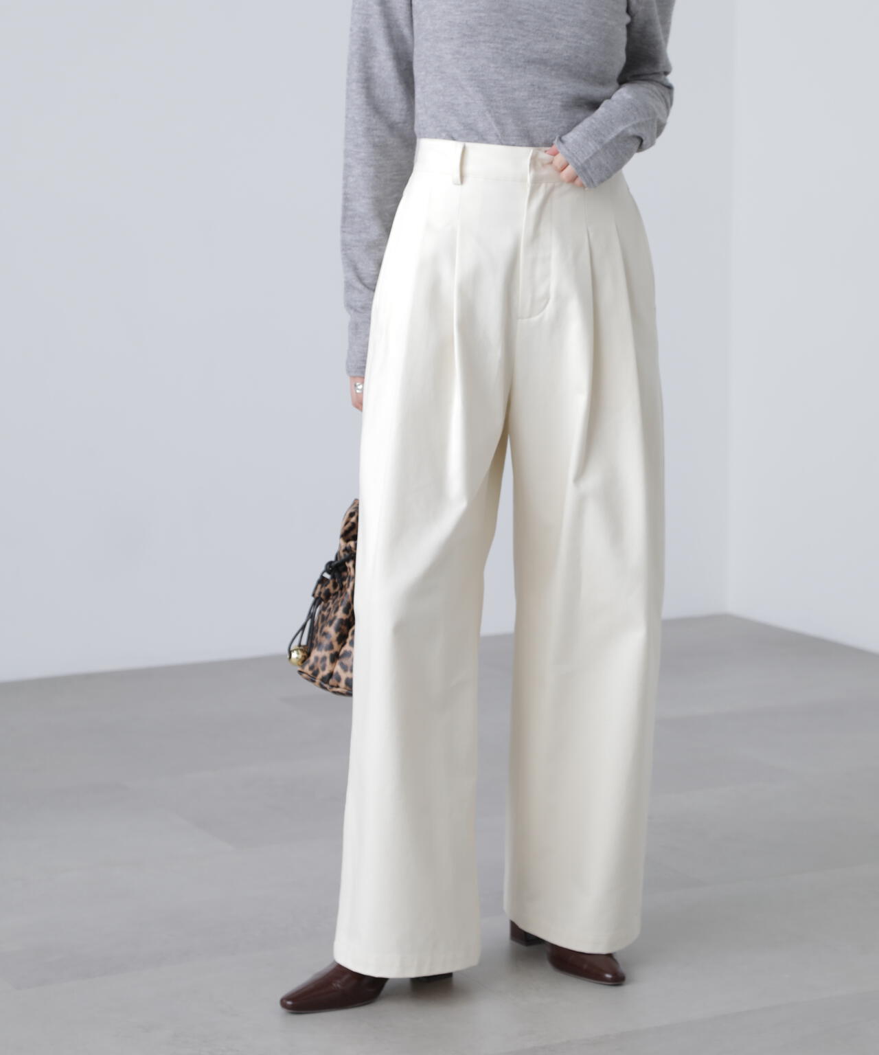 微起毛ツータックボリュームパンツ