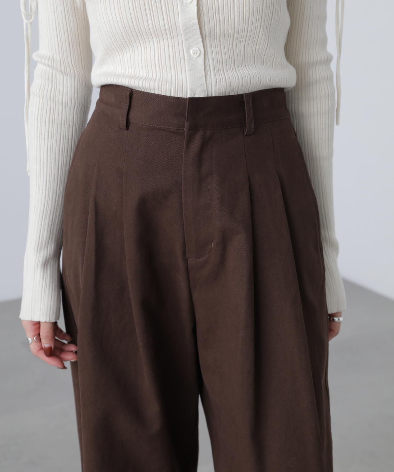 微起毛ツータックボリュームパンツ