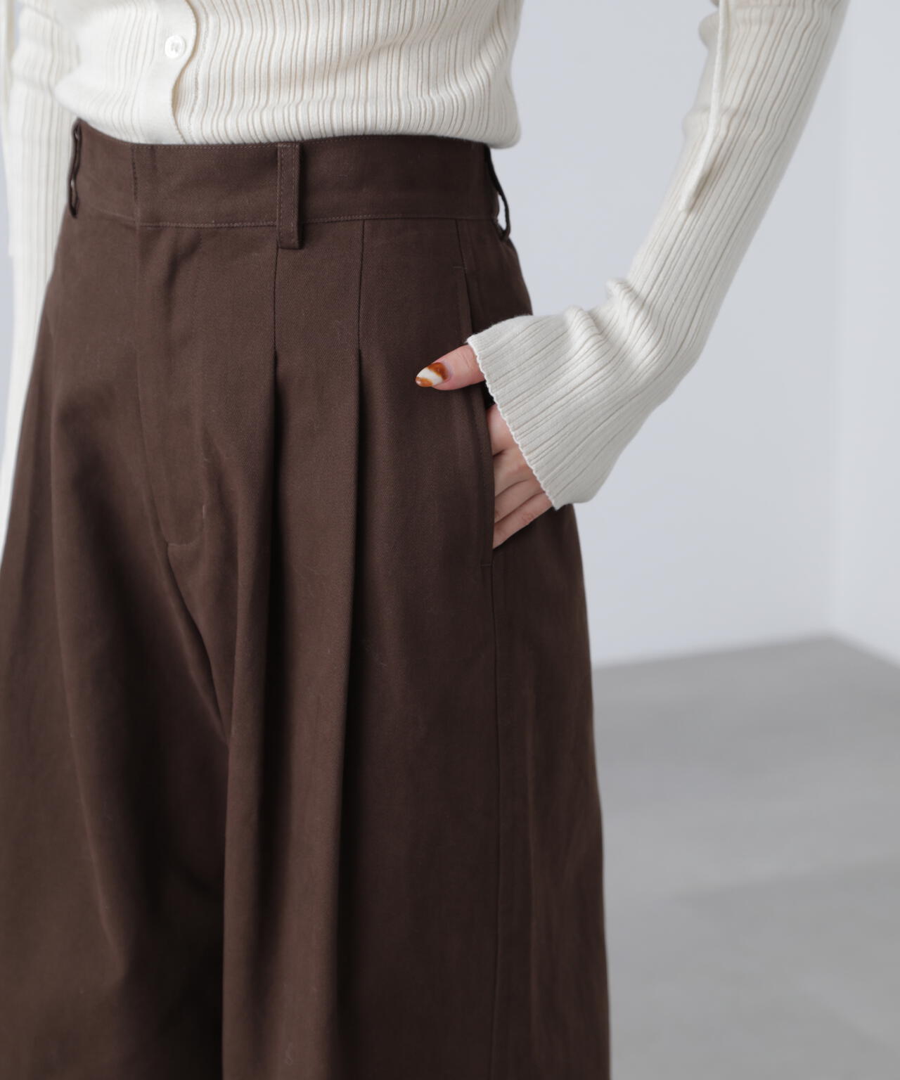 微起毛ツータックボリュームパンツ