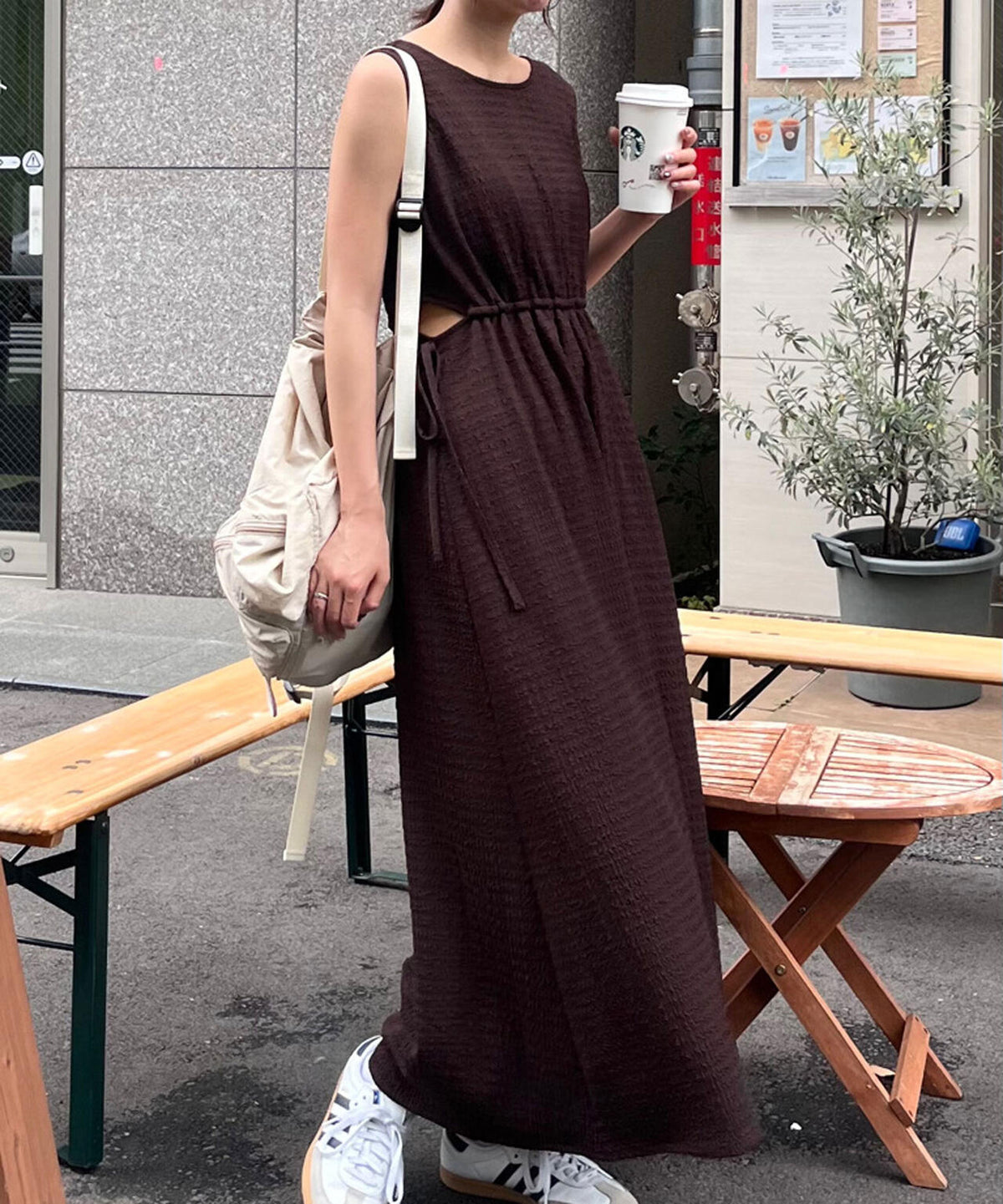 サイドカットノースリカットソーワンピース