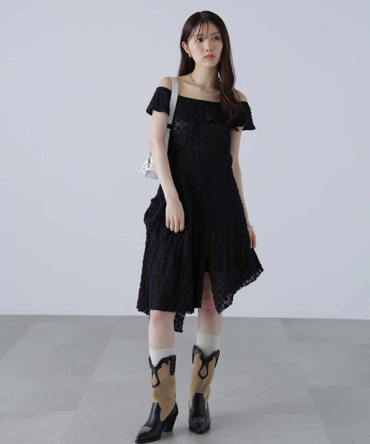 イレヘムオフショルミニワンピース