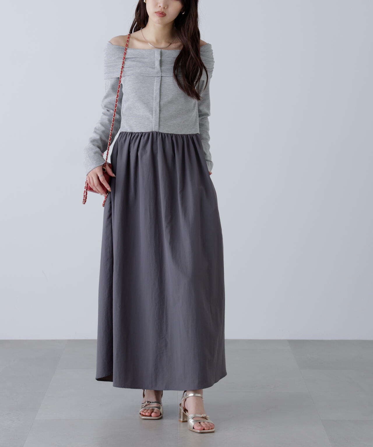 オフショルドッキングワンピース