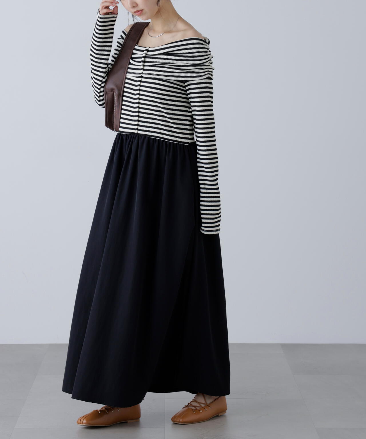 オフショルドッキングワンピース