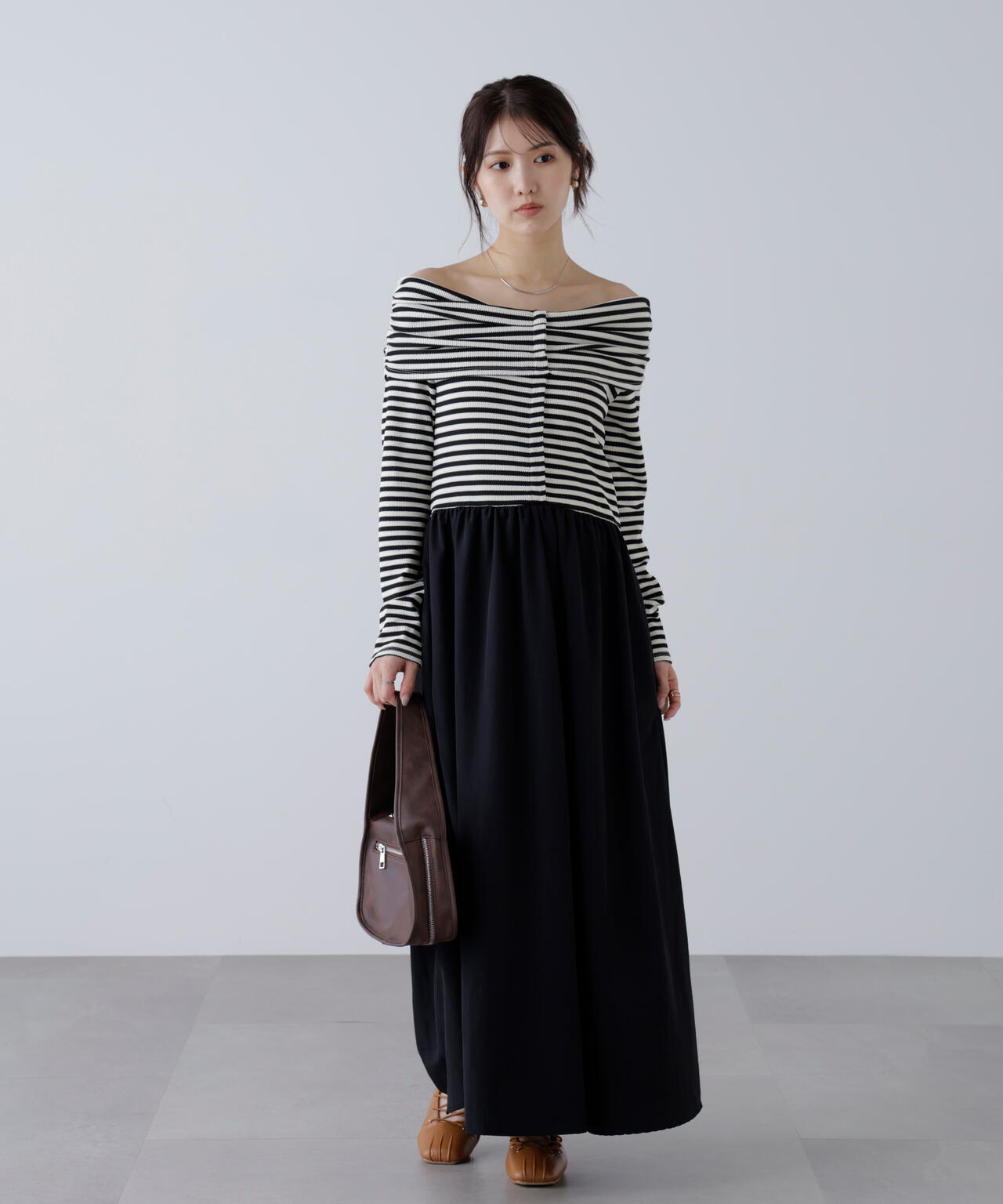 オフショルドッキングワンピース