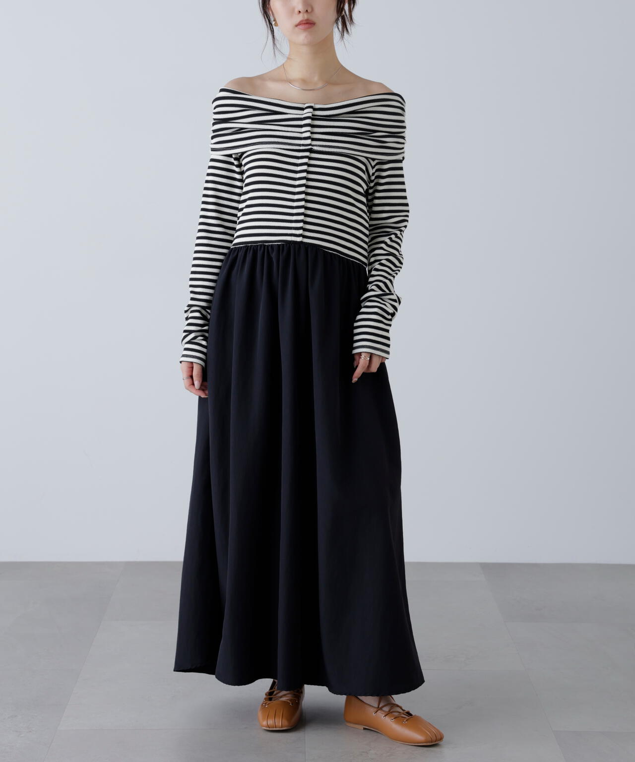 オフショルドッキングワンピース