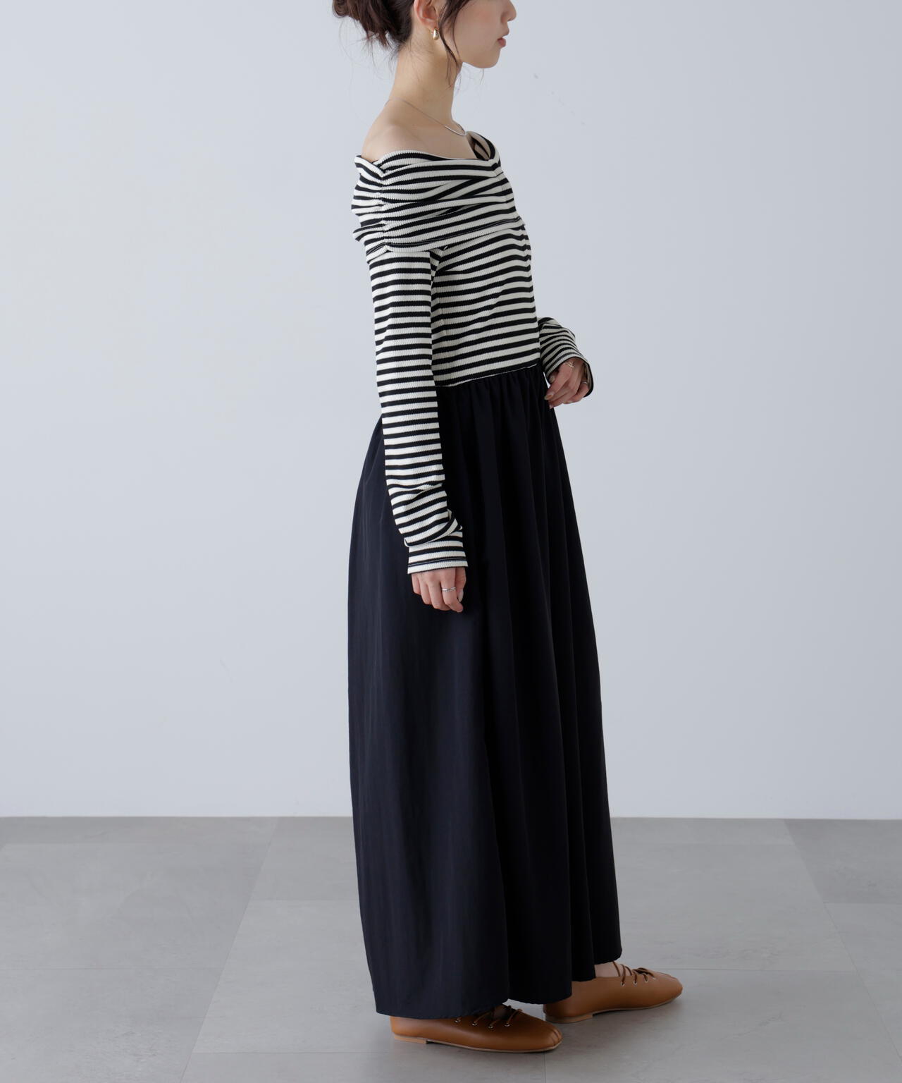 オフショルドッキングワンピース