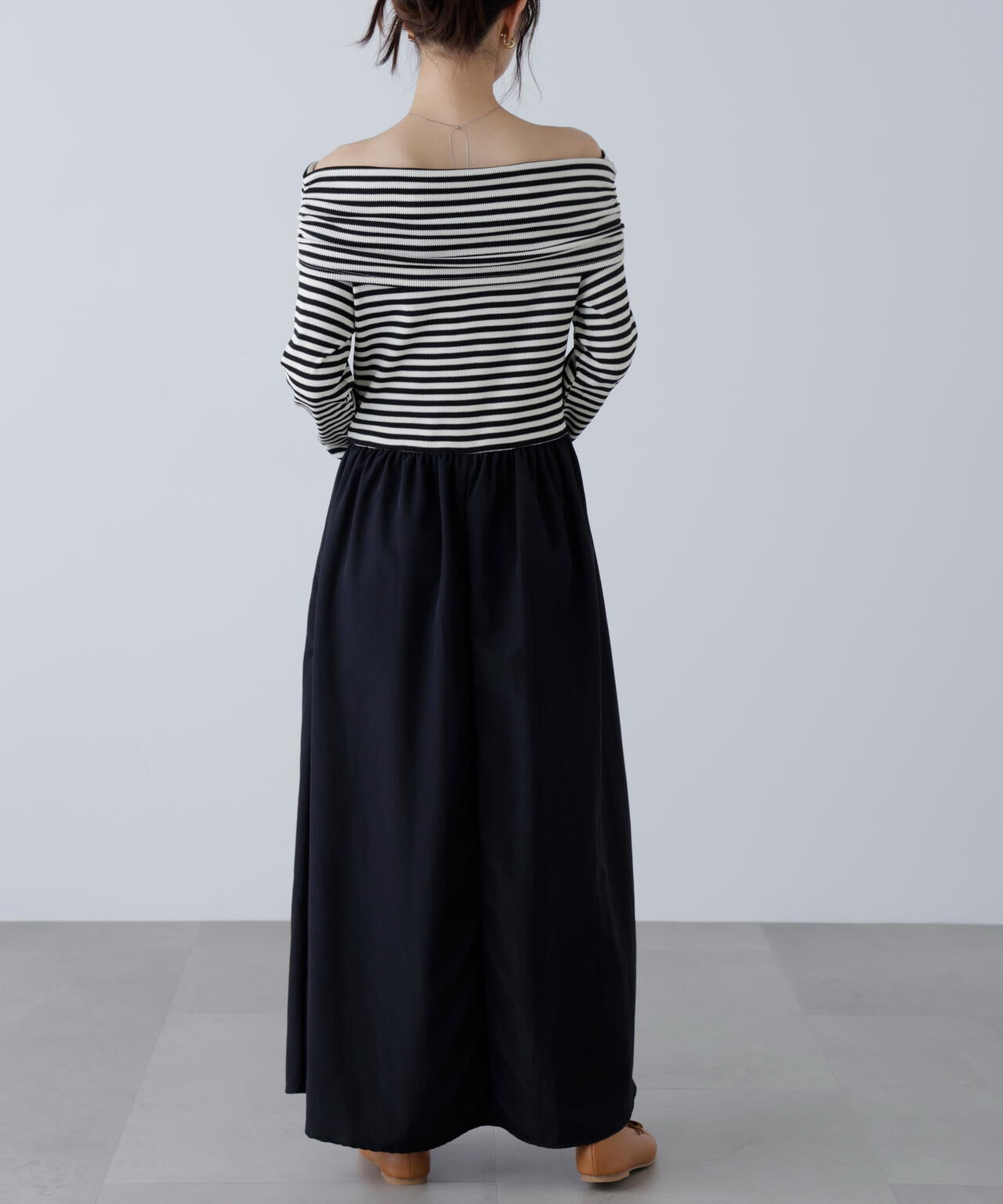 オフショルドッキングワンピース