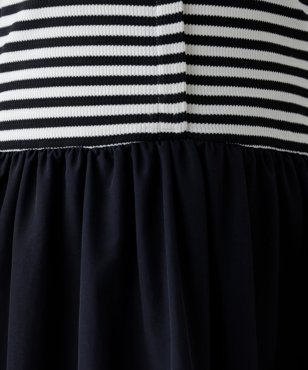 オフショルドッキングワンピース