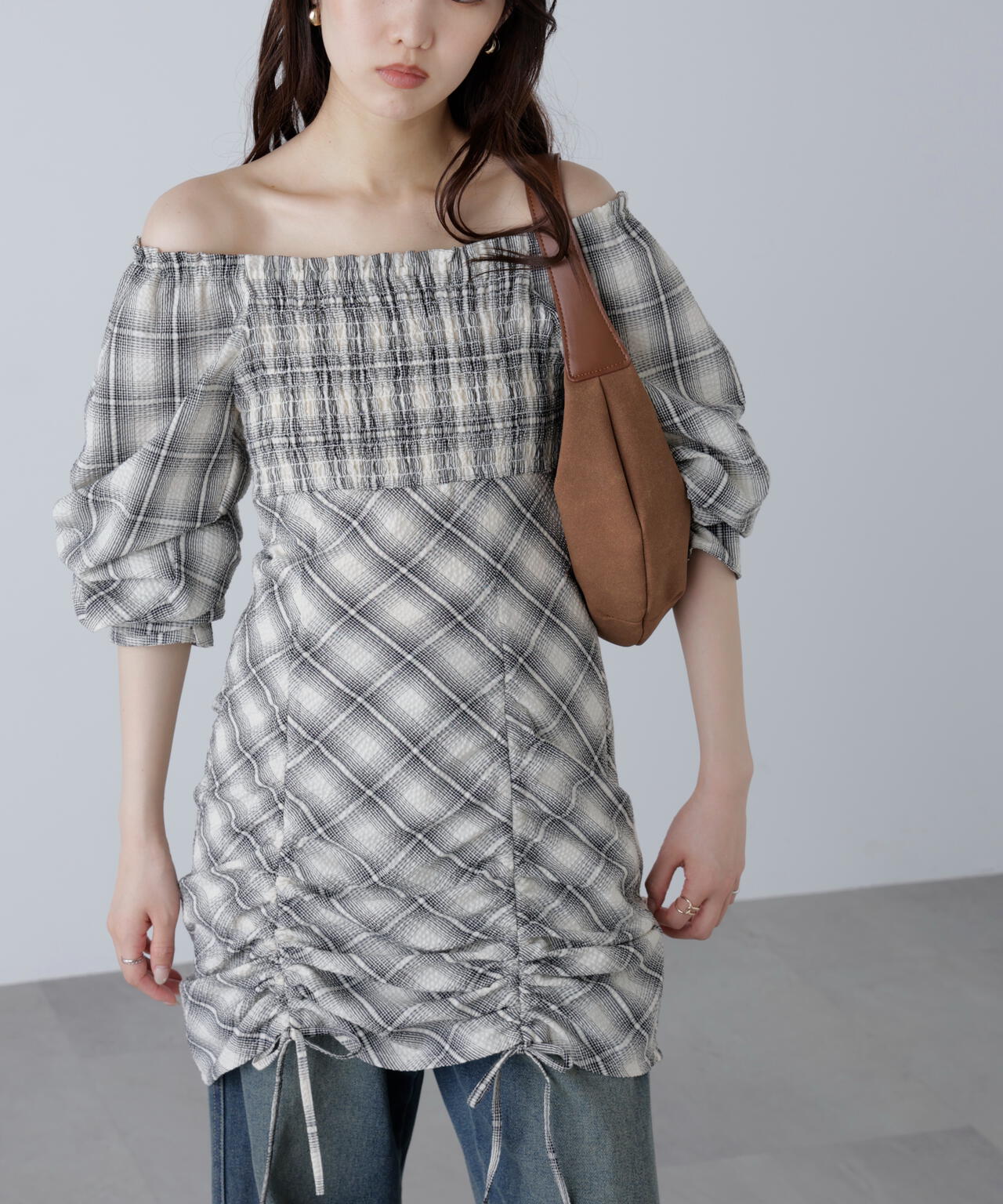 シャーリングドロストリボンチェックミニワンピース