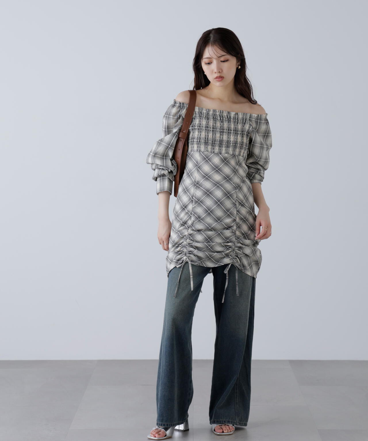 シャーリングドロストリボンチェックミニワンピース