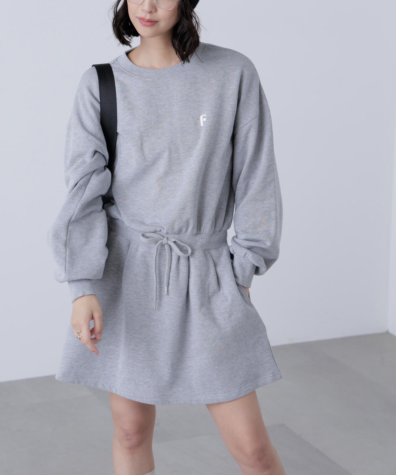 ロゴ刺繍スウェットミニワンピース