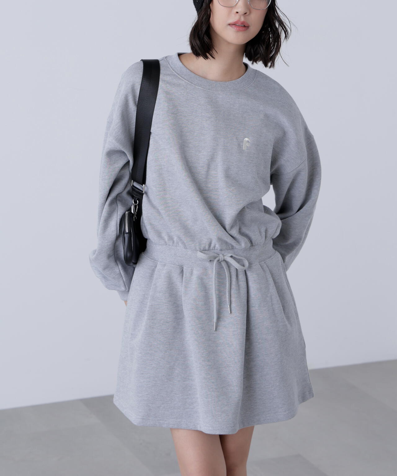 ロゴ刺繍スウェットミニワンピース