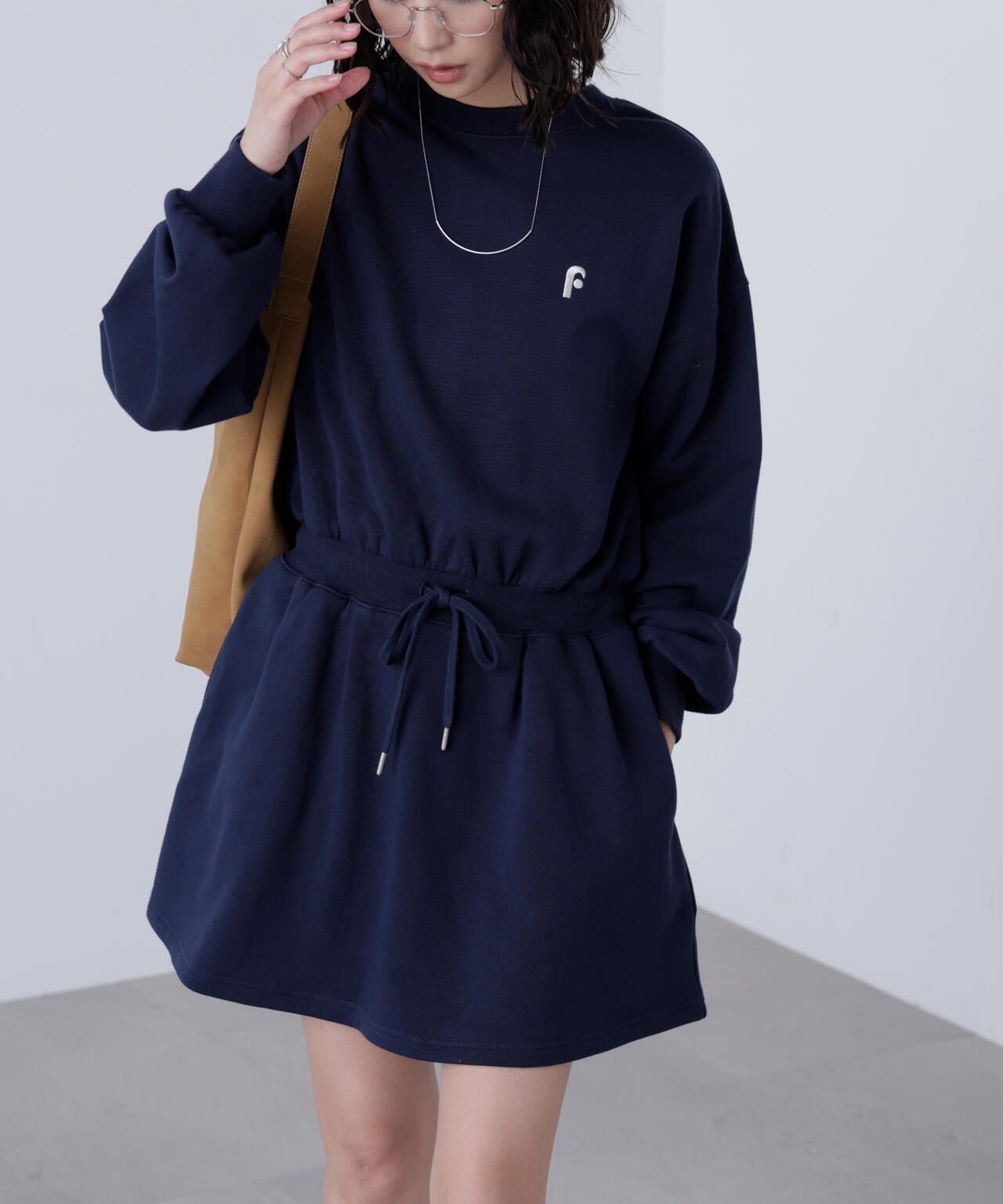 ロゴ刺繍スウェットミニワンピース