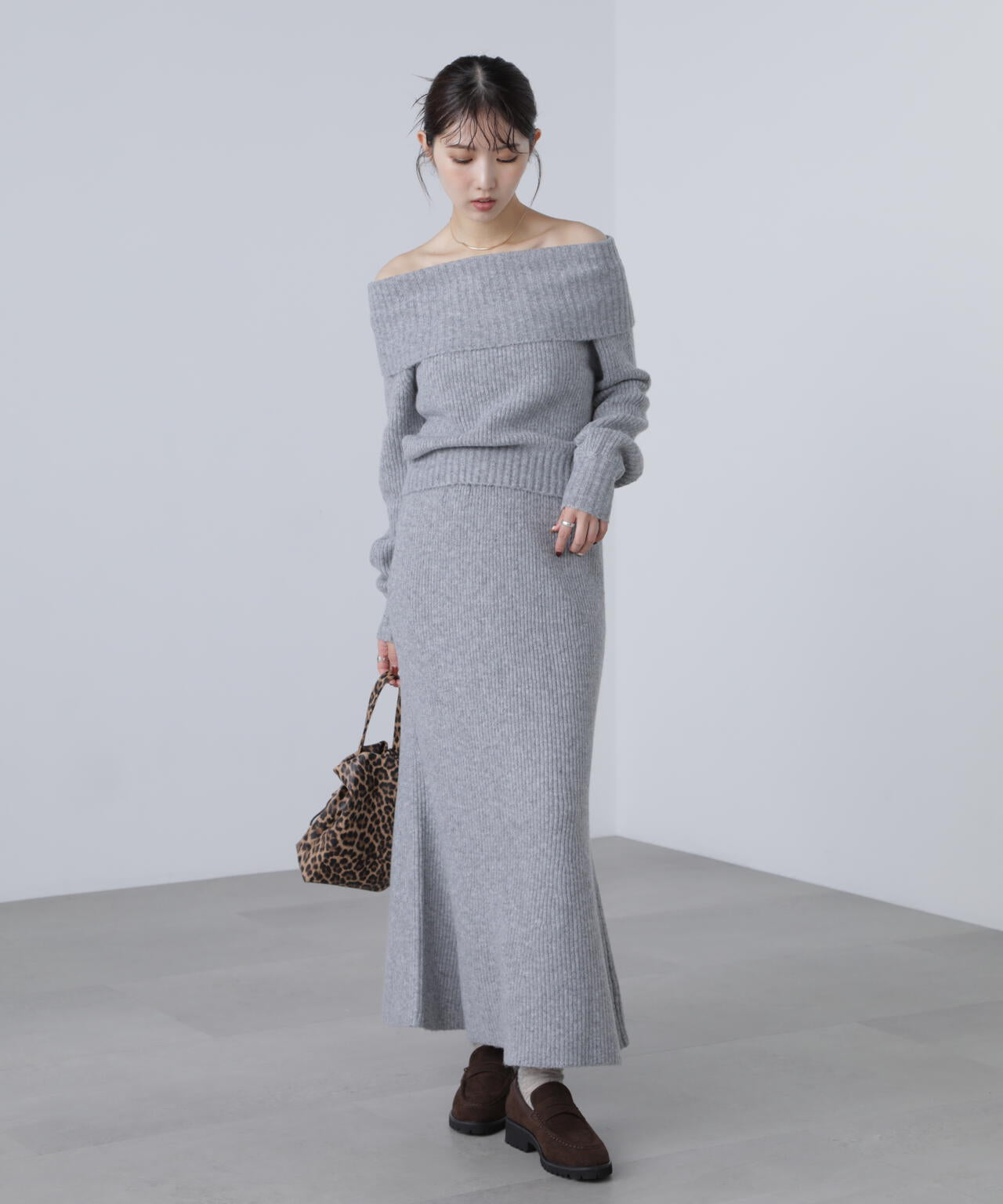 オフショルニットマーメイドスカートセットアップ