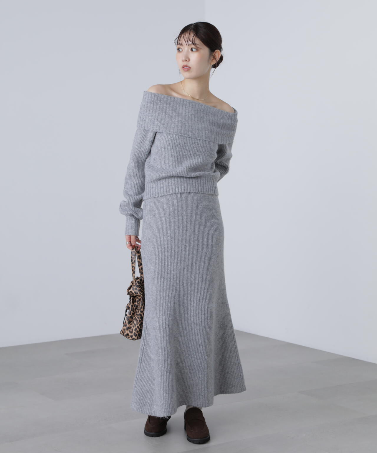 オフショルニットマーメイドスカートセットアップ