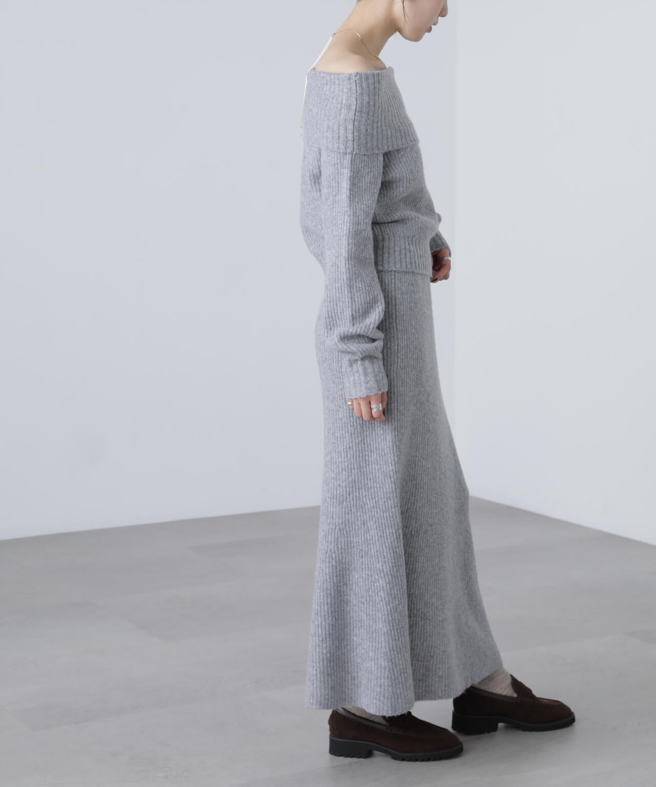 オフショルニットマーメイドスカートセットアップ