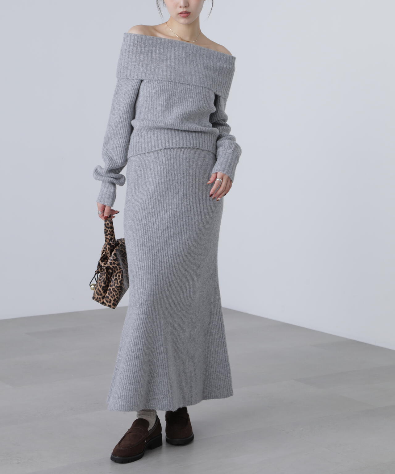 オフショルニットマーメイドスカートセットアップ