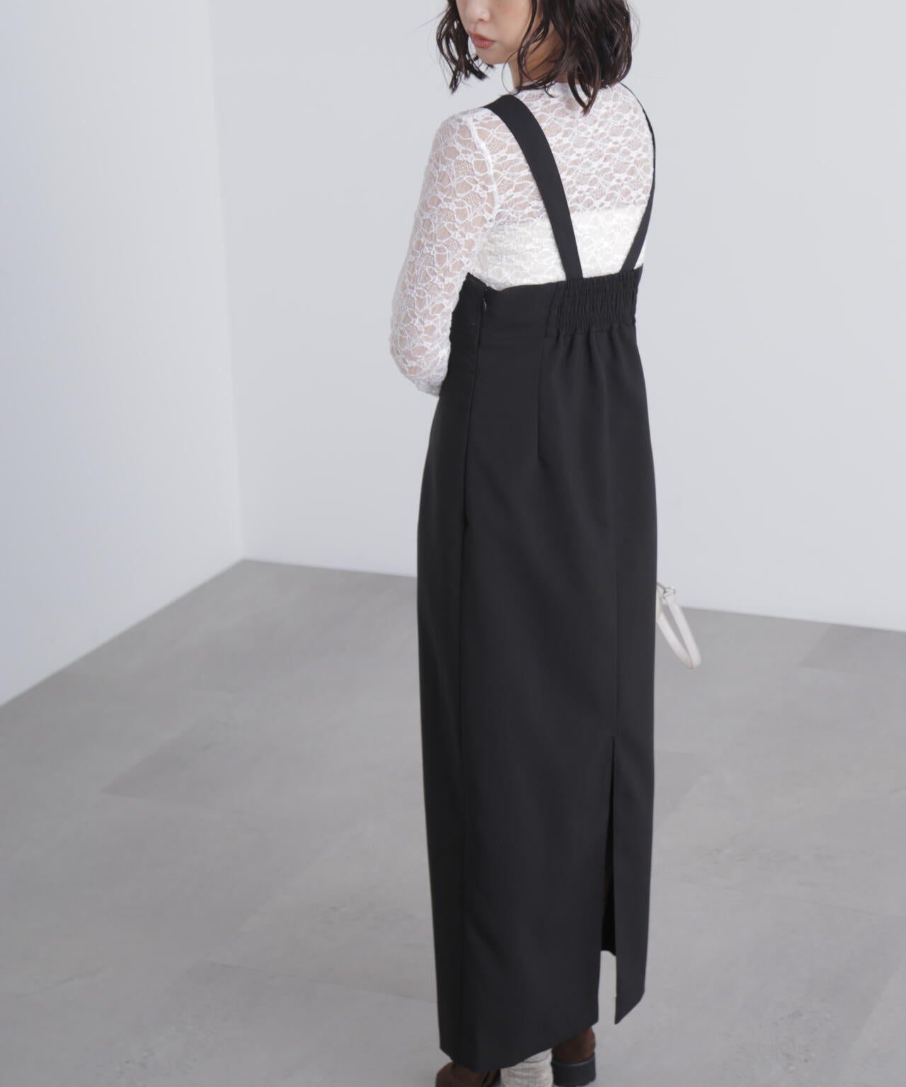 スクープネックマキシジャンパースカート