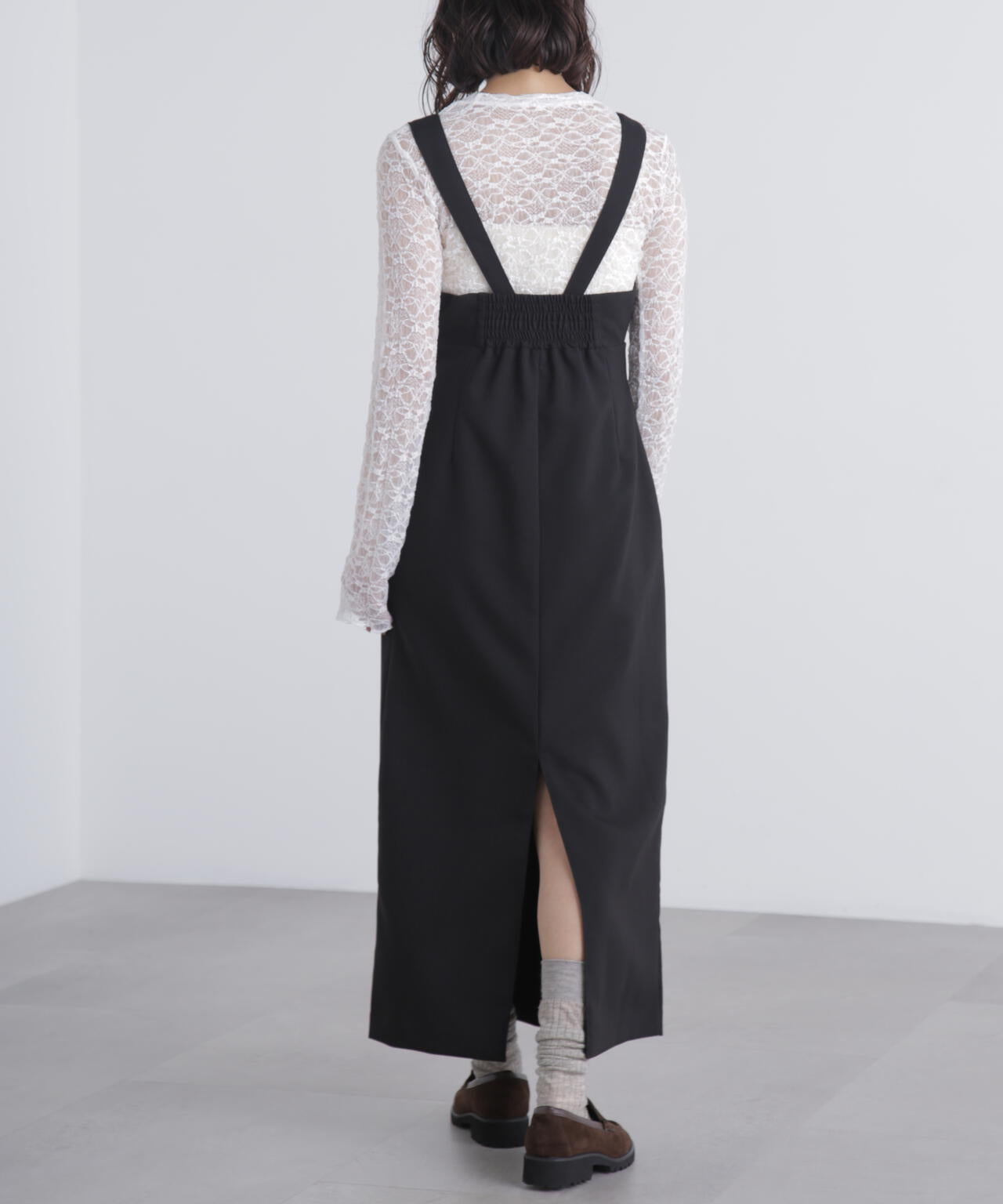 スクープネックマキシジャンパースカート