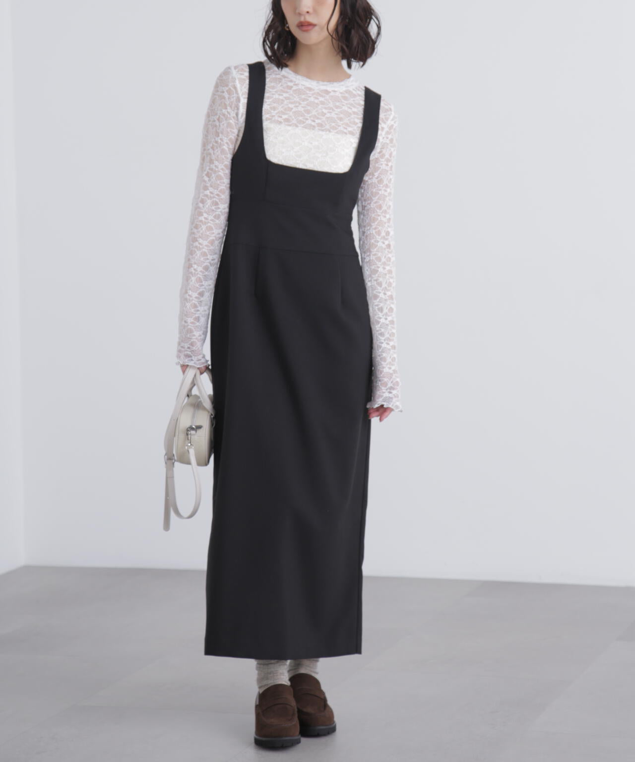 スクープネックマキシジャンパースカート