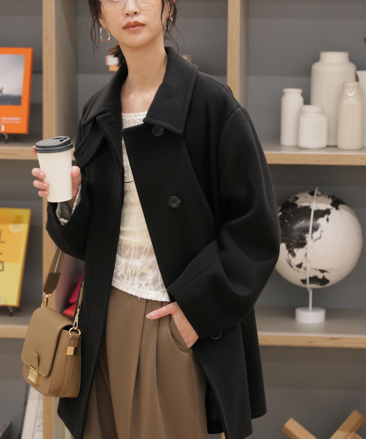 スタンドカラーミドル丈ツイードコート