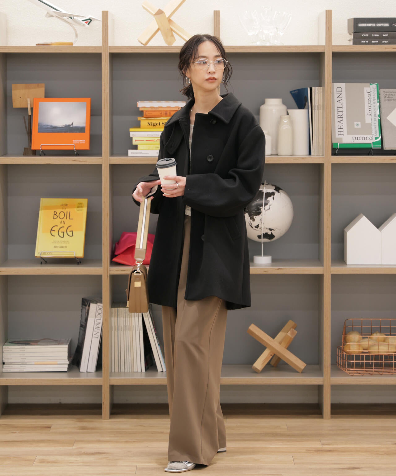 スタンドカラーミドル丈ツイードコート