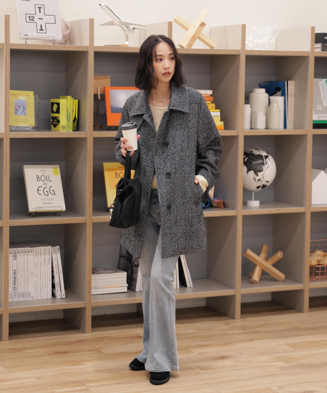 スタンドカラーミドル丈ツイードコート