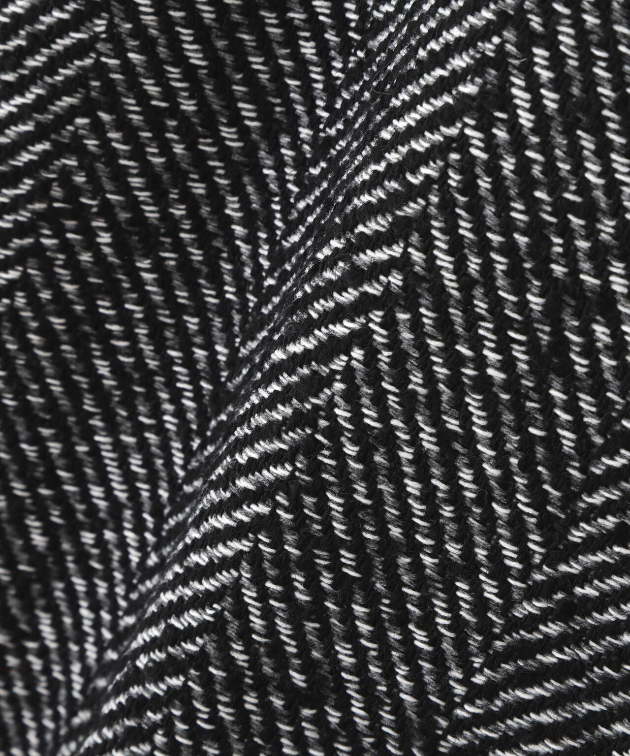 スタンドカラーミドル丈ツイードコート