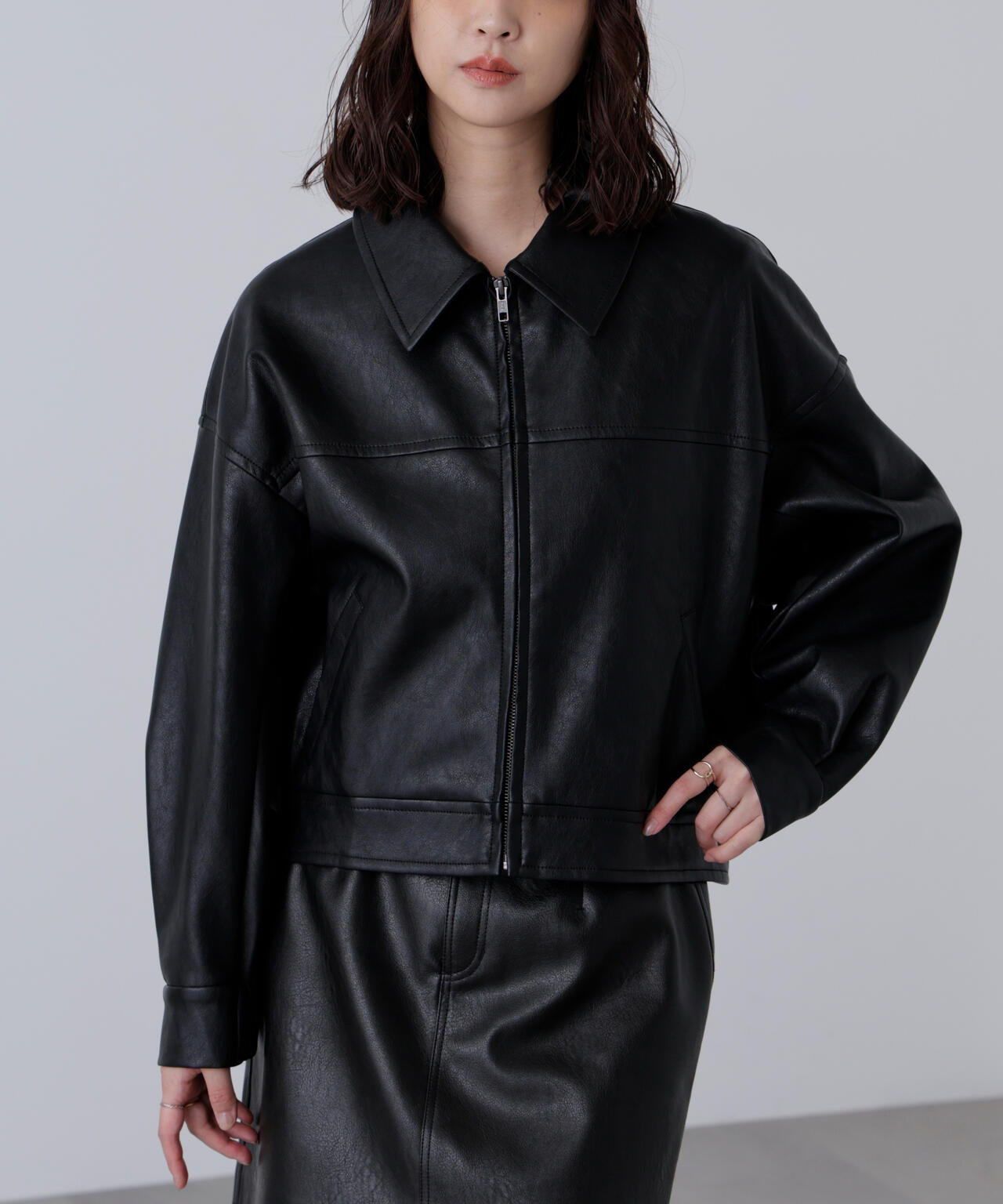 合皮ジップアップブルゾン