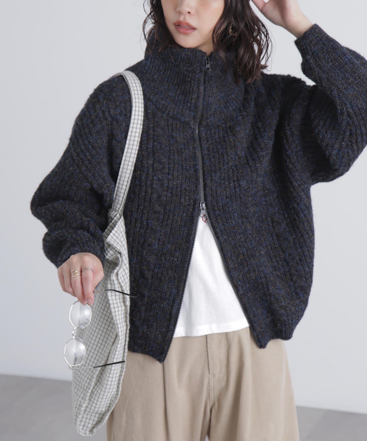 スタンドネックショート丈ジップニットブルゾン