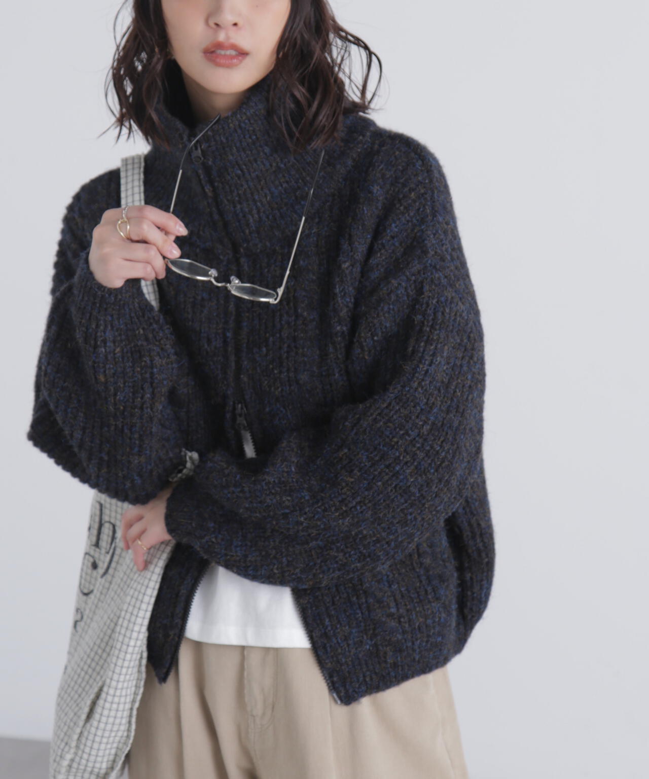 スタンドネックショート丈ジップニットブルゾン